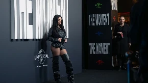 Ništa joj nije sveto: Slavna pevačica i dalje nosi haljinu sa svadbe, pa onda priznala još veći šok