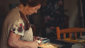 Jednoj ćerki ostavljam sve, drugoj iz Beograda tri puta manje! Stana ovako podelila nasledstvo, a ovo je razlog!