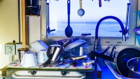 Opasnost vreba iz šerpe: Ovo posuđe ispušta otrove čim se zagrije, ako ga imate, odmah ga bacite   