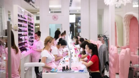 “Bakin manikir” je novi hit: Najtraženiji nokti u salonima lepote ovih dana