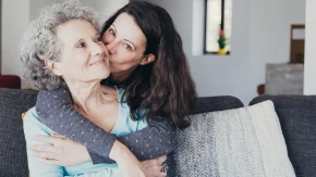 "Zadrži svoje prezime": Prevrtala sam očima na mamine reči, a upravo su me spasile posle razvoda