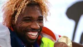 Je l' zaslužila ovakvu reakciju? Olimpijac se okrenuo i smejao joj se u facu: Da li ovo mlada zaslužuje?