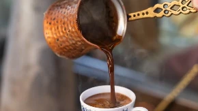 Koliko kafe je dozvoljeno u trudnoći: Gde je granica i šta svaka trudnica treba da zna