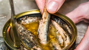 Jedete sardine zajedno sa kostima? Evo da li ste u opasnosti - lekari se oglasili!