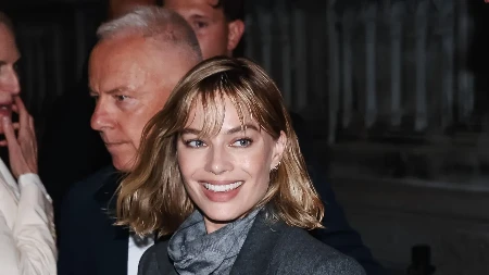 Odelo za dame: Klasičan stil koji uvek prolazi sa desetkom kod Srpkinja, boja ne može biti zahvalnija