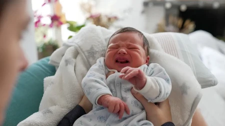 Zacenjivanje kod beba: Zastrašujuće izgleda, ali najčešće nije opasno