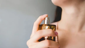 Parfem će trajati ceo dan: Nije samo do brenda, već i do rutine nanošenja, ovo morate znati