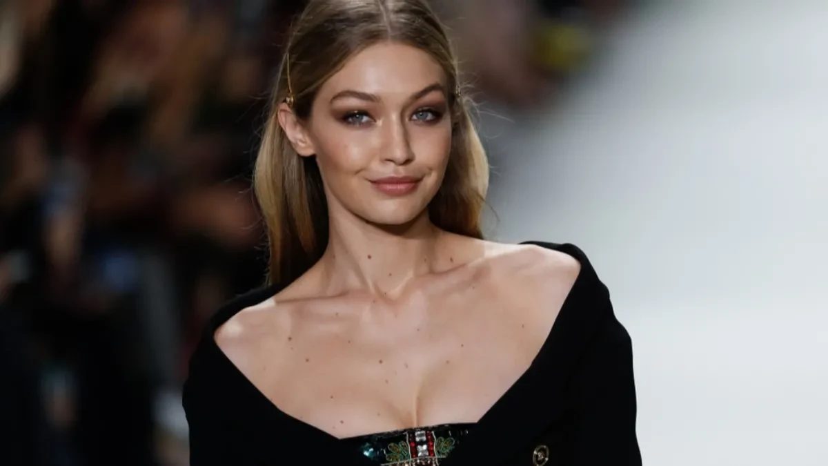 Manekenka se pohvalila poklonom: Romantičan gest njenog dečka je sve raznežio