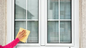 Moja PVC stolarija je bila užasno prljava: Probala sam kumin trik, sada sija kao nova!