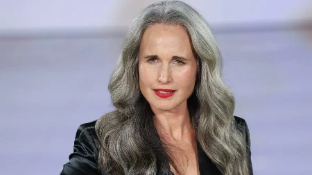 Francusko blendanje je novi hit u svetu: Instant oživljava kosu, a kamuflira sede bolje nego ikad