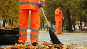 Čistio ulice da bi preživeo: Mučio se da prehrani ćerke, a onda je dobio najveće iznenađenje u životu