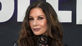 Traže krštenicu, kad čuju koliko godina ima! Ketrin Zita Džouns zbog ove ishrane ima telo iz snova