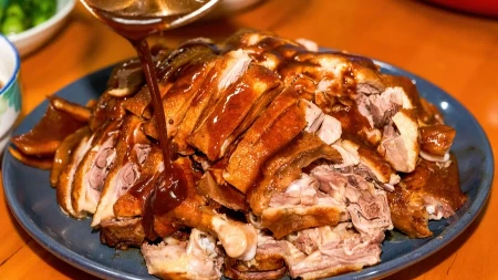 Mesar otkrio trik za savršeno pečenje: Jedna tečnost čini meso mekanim kao puter