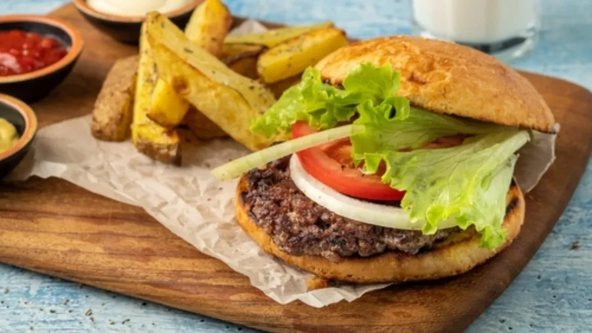 Sprečava nadutost čak i ako ste jeli najtežu hranu: Večeras ovo popijte pre spavanja