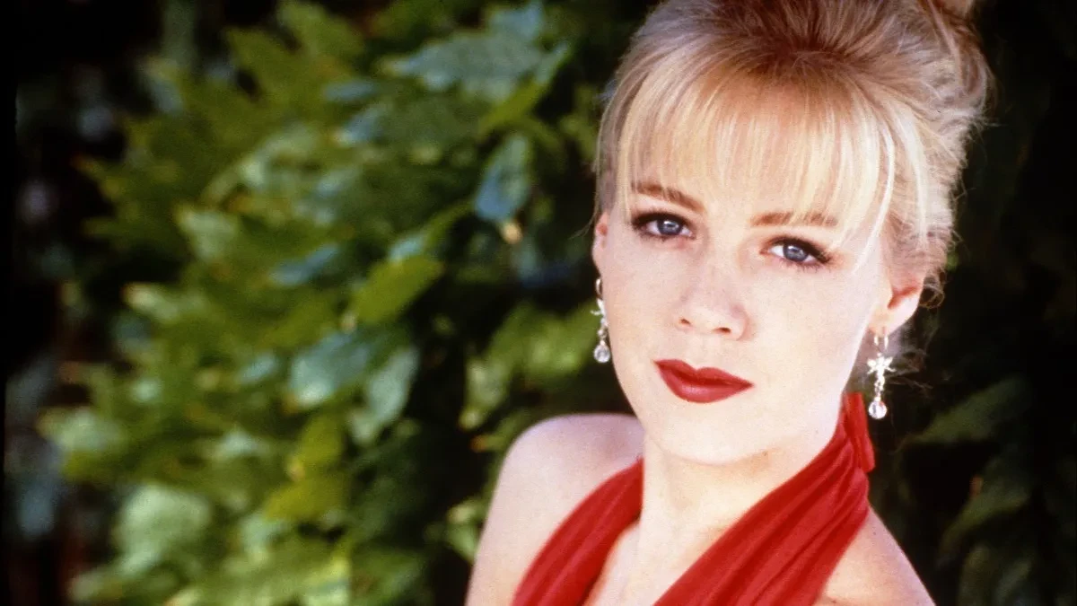 ,,Bio je moja prva ljubav": Glumica iz 90-ih pala na opasnog frajera, zavidele joj sve žene u Srbiji