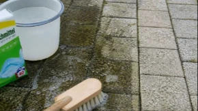 Niko vam ovo nije rekao: Običan prašak za veš čisti dvorište bolje od skupih sredstava