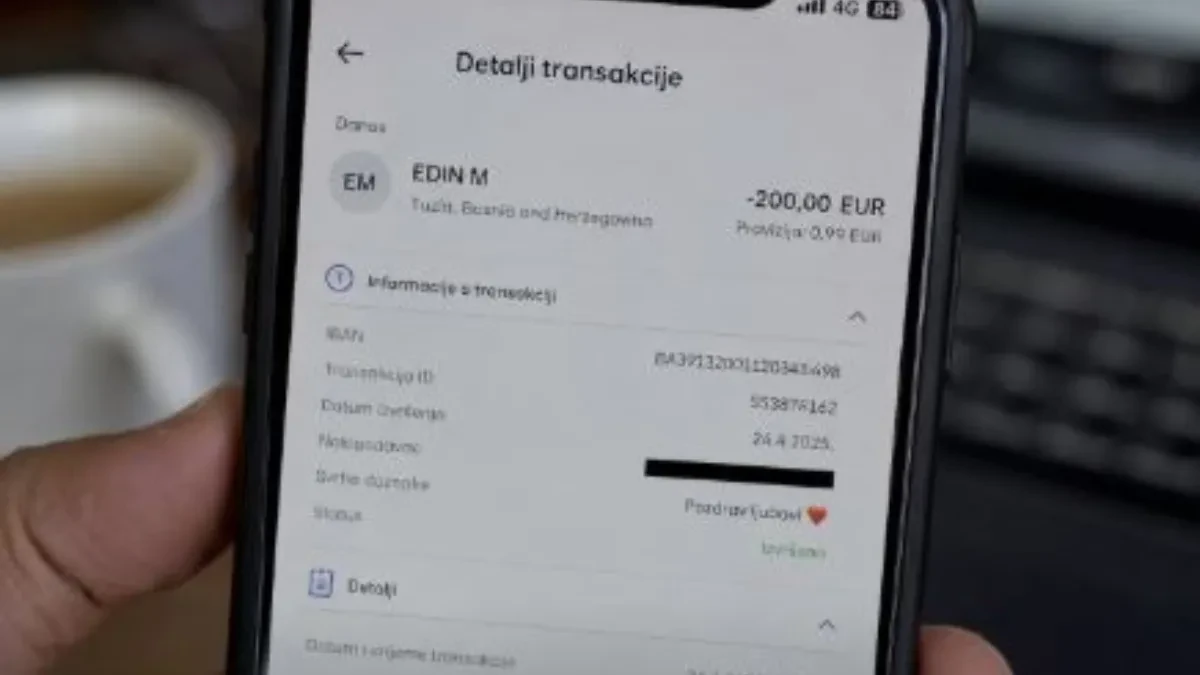 Pogledao ženin telefon i ostao šokiran: "Dete nam nema za vrtić, ona šalje novac ljubavniku u Tuzlu"