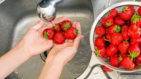 Kako oprati jagode i trešnje od pesticida: 4 jednostavne metode uklanjanja hemije