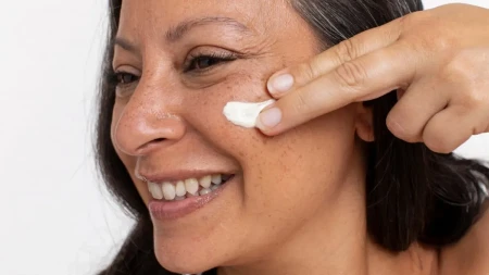 Dermatolog upozorava Srpkinje: Bez ove kreme bacate pare na retinol, serume i skupe tretmane
