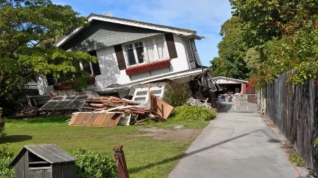 Šta raditi u slučaju zemljotresa? Prvi impuls će vas odvesti u paniku, ali najbitnije je ostati pribran i uraditi ovo