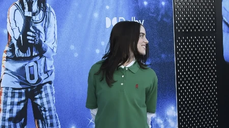 Par iz snova: Glumac i pevačica razmenjivali nežnost u javnosti, sve oči gledale samo njih!