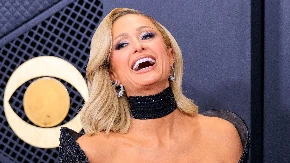 Paris Hilton seli decu u kućicu za pse! Milijarderka pokazala vilu iz bajke vrednu miliona