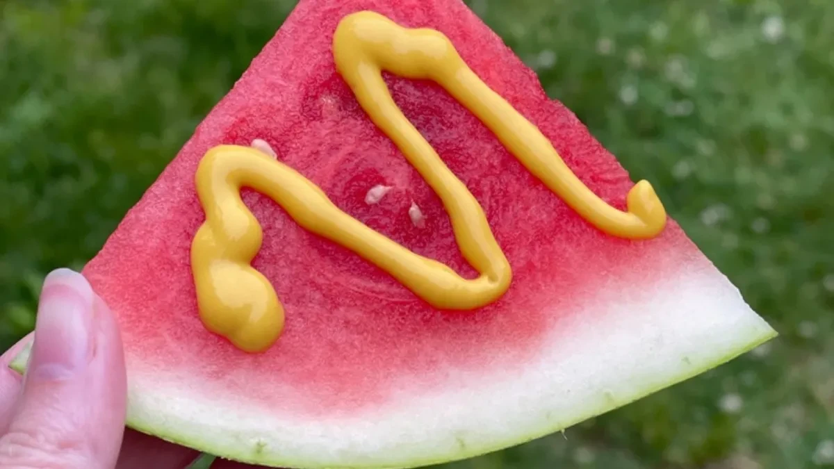Nikada ne biste ovo stavili na lubenicu: Ljudi su odlepili za tim fantastičnim ukusom!