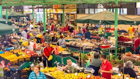Svaki dan jedemo ovo voće misleći da je najzdravije, a stručnjaci upozoravaju: Prepuno je pesticida
