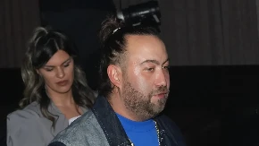 Molim, molim, molim, Rasta vi ste? Kakav je ovo mačo men, čovek neprepoznatljiv