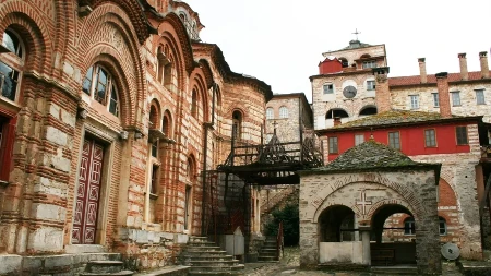 Monasi sa Svete Gore kad su vrućine jedu samo ove 3 namirnice: Obrok ne traje duže od 15 minuta, evo zbog čega