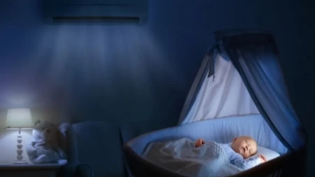 Da li je bezbedno da beba i malo dete spavaju sa uključenom klimom?