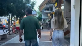 Mama će na ovo po-bes-ne-ti, ćerka preslikana otac: Kada vidite njihov hod, jasno će vam biti da krv nije voda