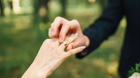 Udala se u bolničkom krevetu: Mlada na samrti izgovorila sudbonosno ,,da", veza duga 33 godine krunisana brakom