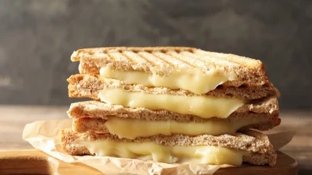 Vrhunski tost sa sirom: Jedan sastojak ga podiže na viši nivo, ovaj ukus još niste probali!