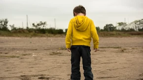 ,,Život bez njega izgleda nemoguće": Dečak (6) se igrao na plaži kada je nastupila nezapamćena tragedija, cela porodica zavijena u crno