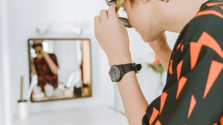 Looksmaxxing: Opasan trend koji osvaja društvene mreže i utiče na samopouzdanje tinejdžera