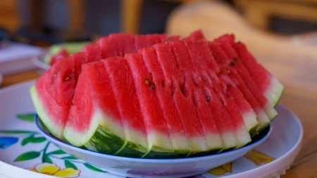 Ko ne bi smeo da jede lubenicu? Sočna, slatka, ali nije za svakoga!
