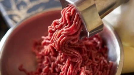 Bake nisu kupovale gotovo mleveno meso: Evo zašto se ova mašina ponovo vraća u kuhinje