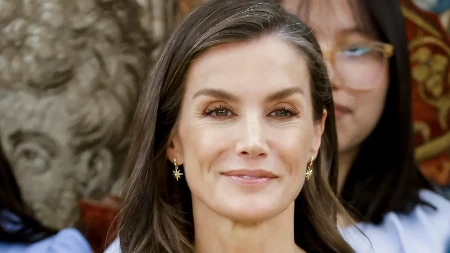 Elegantna i lepršava haljina: Stilu kraljice Leticije nema mane, ovi detalji su šlag na torti