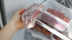Brate, prijatelju, pa ne može 20 godina da stoji u zamrzivaču: Koliko dugo svinjetina sme da bude zaleđena?