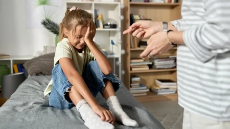 Kad dete plače, ovo mu ne govorite: Psiholog otkriva najveću grešku roditelja