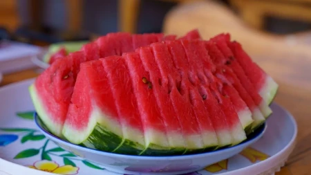 Celo leto ovo bacamo u kantu, a nemamo pojma šta vredi: Najkorisniji deo lubenice nije onaj crveni