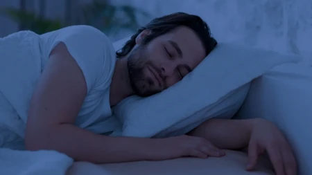 Sanjate istu osobu iz noći u noć? Evo šta vam podsvest želi da vam kaže