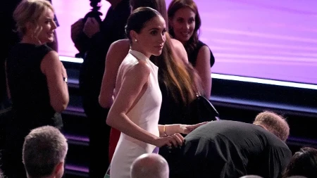 Au, mora da boli! Ovaj čovek je brutalno ponizio Megan Markl, a Hari je sve vreme samo gledao!