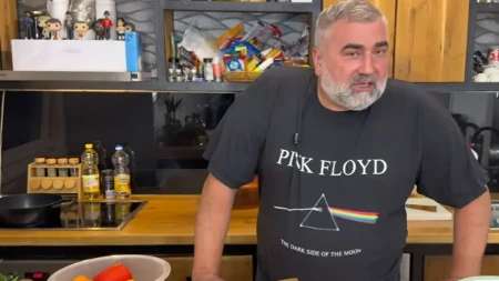 Miki Đuričić ovako sprema bećar paprikaš: U šerpu ubacuje i ovo povrće, a ručak je prava letnja gozba