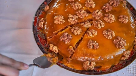 Manastirski kolač bez šećera i ulja: Ješće ga i oni koji ne poste koliko je sočan!