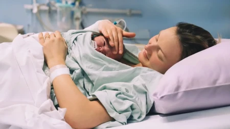 Rodila dan nakon što je saznala da je trudna: Neverovatna priča žene koja je došla je u bolnicu zbog grčeva, a otišla sa sinom 
