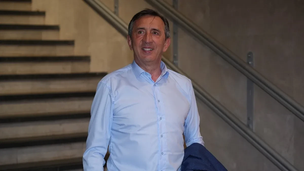 Katkad se pojavi u javnosti, ali niko ga ne zna dobro, a tek što ima čudno zanimanje... Evo kako izgleda i čime se bavi najstariji sin Žike Jakšiča