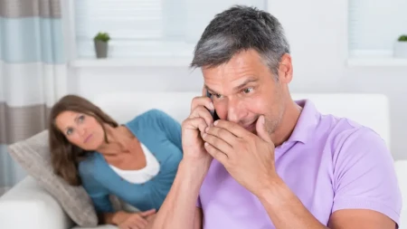 Nema šta da razmišljaš, vara te sigurno: 3 znaka koji odaju muškarca koji ima paralelnu vezu