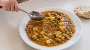 Grašak kao iz vrtića! Kuvarica Mira koja je godinama kuvala za decu otkrila tajni recept koji svi obožavaju
